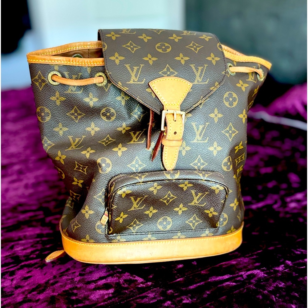 Louis Vuitton back pack - Picture 2 of 3